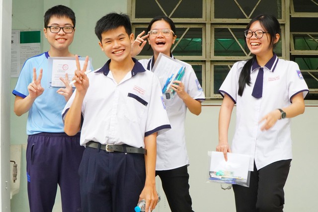 Th&iacute; sinh Cần Thơ đến điểm thi tốt nghiệp THPT kh&ocirc;ng qu&aacute; 15 km - Ảnh 1.