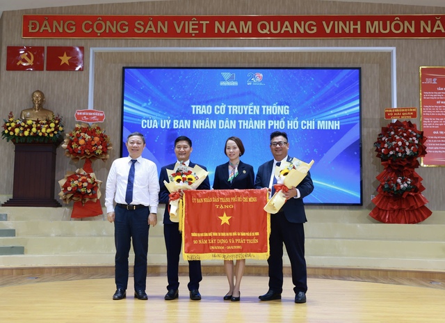 Hiệu trưởng Trường ĐH C&ocirc;ng nghệ th&ocirc;ng tin n&oacute;i về đ&agrave;o tạo kỹ sư IT hiện nay - Ảnh 2.