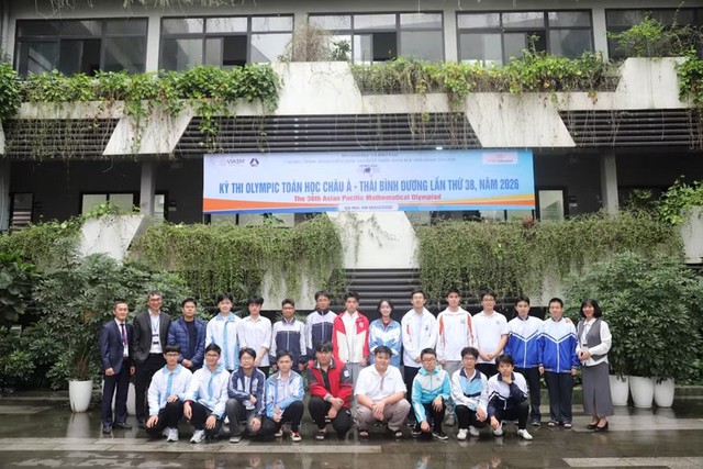 Học sinh Việt Nam gi&agrave;nh huy chương v&agrave;ng Olympic to&aacute;n học ch&acirc;u &Aacute; - Th&aacute;i B&igrave;nh Dương- Ảnh 1.
