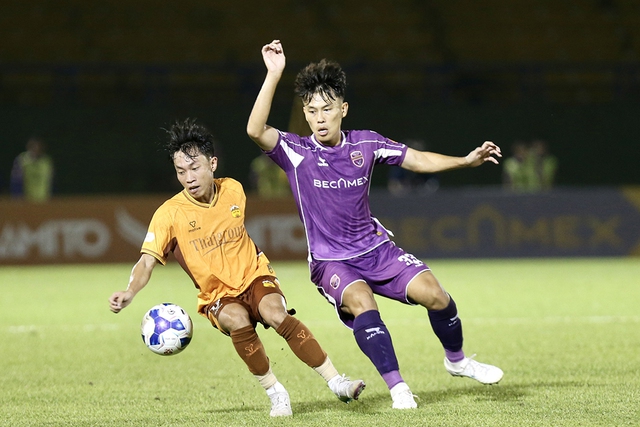 CLB Becamex TP.HCM chia tay V-League, lời xin lỗi cay đắng- Ảnh 1. CLB Becamex TP.HCM chia tay V-League, lời xin lỗi cay đắng- Ảnh 1.