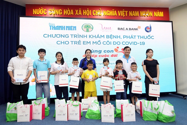 Ngày vui của trẻ mồ côi- Ảnh 3. Ngày vui của trẻ mồ côi- Ảnh 3.