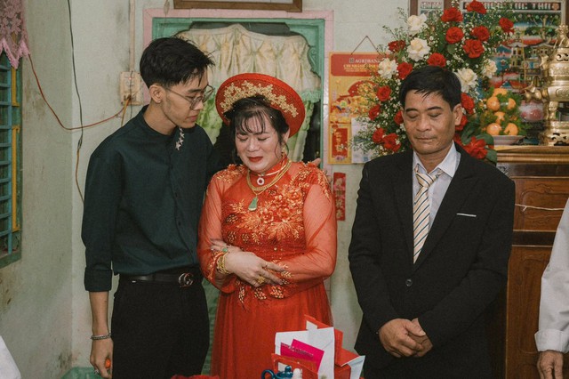 Chàng trai chuẩn bị đám cưới cho cha, lời chúc khiến cô dâu U.50 xúc động - Ảnh 4.