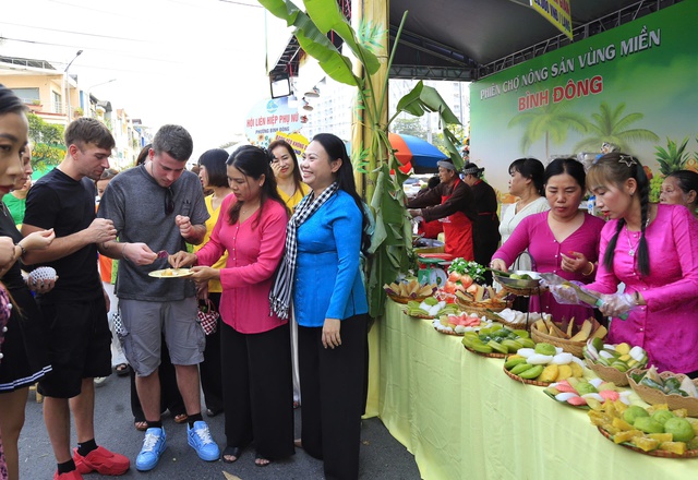 Tết Đoan Ngọ ở Bình Đông hứa hẹn đặc sắc- Ảnh 1. Tết Đoan Ngọ ở Bình Đông hứa hẹn đặc sắc- Ảnh 1.