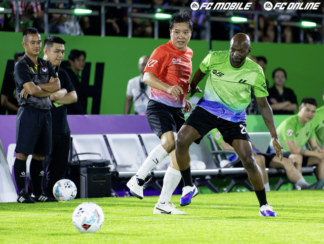 Hồng Sơn sát cánh cùng 2 huyền thoại Barca: Tỏa sáng nhưng lại rơi chiến thắng- Ảnh 3. Hồng Sơn sát cánh cùng 2 huyền thoại Barca: Tỏa sáng nhưng lại rơi chiến thắng- Ảnh 3.