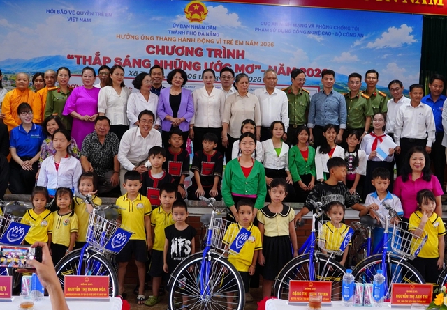 Gần 5 tỉ đồng tiếp sức trẻ em khó khăn, thắp sáng ước mơ kỷ nguyên số - Ảnh 5.
