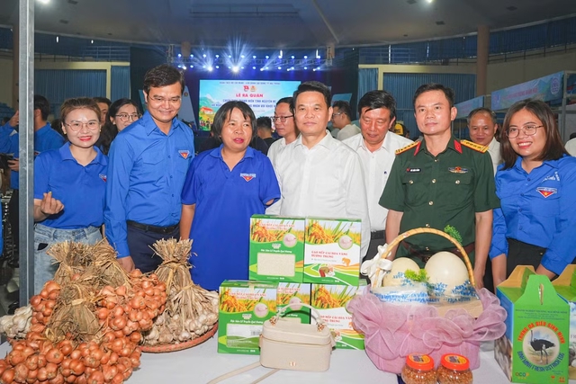 Hải Phòng ra quân chiến dịch thanh niên tình nguyện hè 2026
- Ảnh 2. Hải Phòng ra quân chiến dịch thanh niên tình nguyện hè 2026
- Ảnh 2.