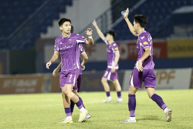 Bảng xếp hạng V-League chung cuộc ‘li kì’: HAGL đứng tốp khó ai ngờ, Becamex TP.HCM thời oanh liệt nay còn đâu- Ảnh 3. Bảng xếp hạng V-League chung cuộc ‘li kì’: HAGL đứng tốp khó ai ngờ, Becamex TP.HCM thời oanh liệt nay còn đâu- Ảnh 3.