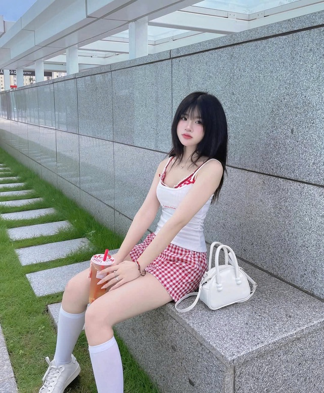 Sức sống mới của họa tiết gingham, nét cổ điển lên ngôi thời thượng - Ảnh 2.