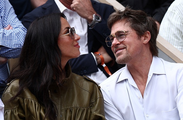 Brad Pitt say đắm bên bạn gái kém 29 tuổi - Ảnh 1.