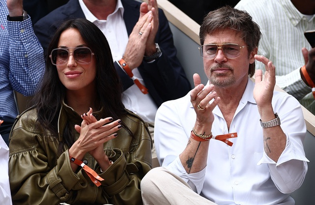 Brad Pitt say đắm bên bạn gái kém 29 tuổi - Ảnh 2.