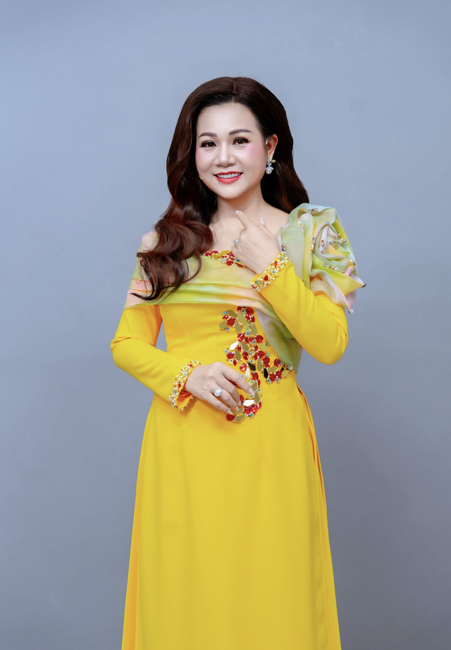 Dương Hồng Loan nói về ca khúc định mệnh và 'góc khuất' sau ánh đèn sân khấu- Ảnh 3. Dương Hồng Loan nói về ca khúc định mệnh và 'góc khuất' sau ánh đèn sân khấu- Ảnh 3.