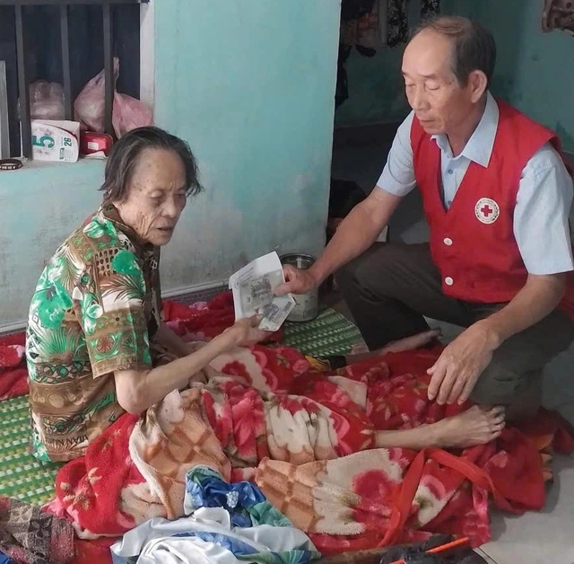 Người trưởng thôn giàu lòng nhân ái, hết lòng vì dân - Ảnh 2.