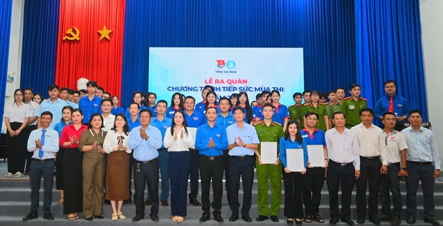 Tại Cà Mau: 1.000 tình nguyện viên đồng hành gần 20.000 thí sinh thi tốt nghiệp THPT - Ảnh 1.