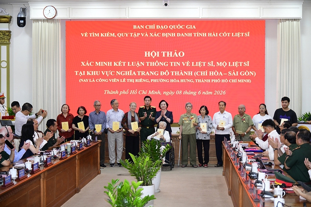 Đầu tháng 7 khai quật mộ liệt sĩ tại Công viên Lê Thị Riêng- Ảnh 1. Đầu tháng 7 khai quật mộ liệt sĩ tại Công viên Lê Thị Riêng- Ảnh 1.