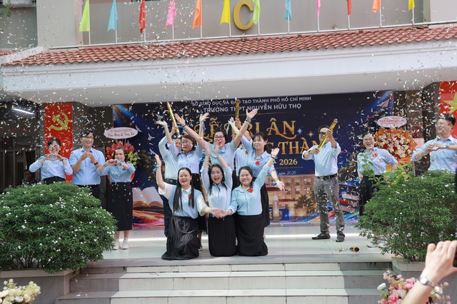 Thầy hiệu trưởng nhắn thí sinh 'phía trước là bầu trời' trước ngày thi tốt nghiệp THPT - Ảnh 5.