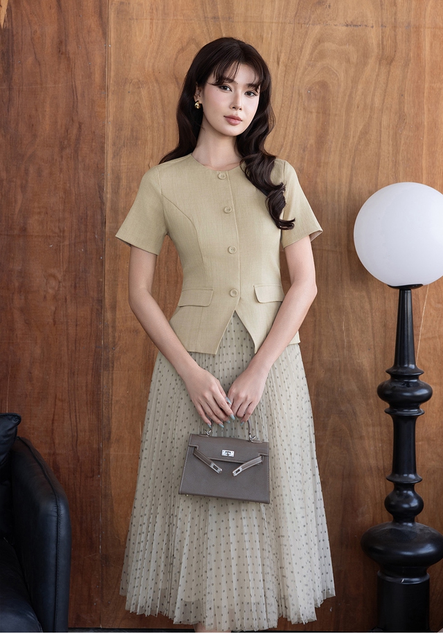 Rạng rỡ với váy họa tiết chấm bi trong những ngày giao mùa- Ảnh 8.
