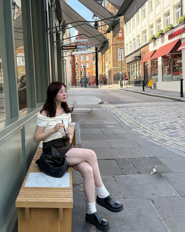 Tỏa sáng mọi góc nhìn nhờ sức hút của giày da bóng- Ảnh 1.