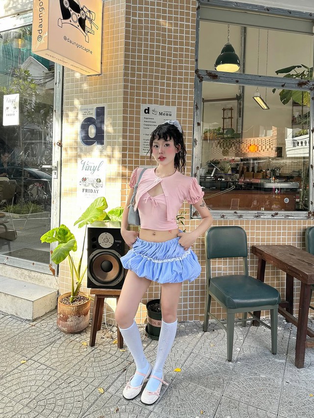 Bứt phá phong cách cùng chân váy bí dễ thương- Ảnh 1. Bứt phá phong cách cùng chân váy bí dễ thương- Ảnh 1.