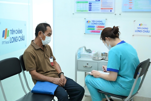 TP.HCM: Số ca mắc sốt xuất huyết tăng gần 65%, nguy cơ bùng phát diện rộng- Ảnh 2. TP.HCM: Số ca mắc sốt xuất huyết tăng gần 65%, nguy cơ bùng phát diện rộng- Ảnh 2.