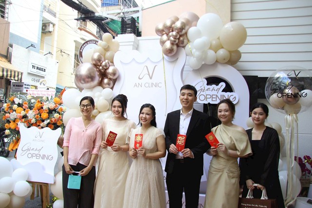 Khai trương Phòng khám Da liễu thẩm mỹ AN CLINIC: Nơi kiến tạo làn da không tuổi- Ảnh 3. Khai trương Phòng khám Da liễu thẩm mỹ AN CLINIC: Nơi kiến tạo làn da không tuổi- Ảnh 3.