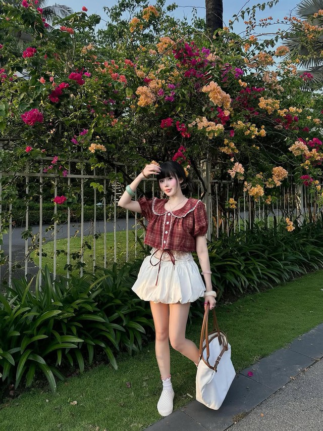 Bứt phá phong cách cùng chân váy bí dễ thương- Ảnh 5. Bứt phá phong cách cùng chân váy bí dễ thương- Ảnh 5.