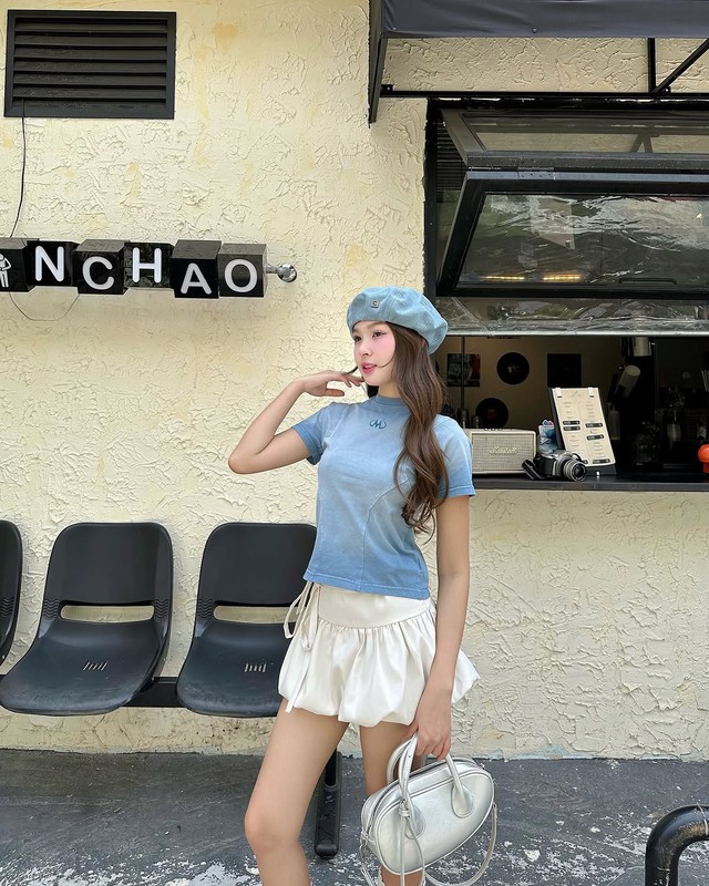 Bứt phá phong cách cùng chân váy bí dễ thương- Ảnh 6. Bứt phá phong cách cùng chân váy bí dễ thương- Ảnh 6.