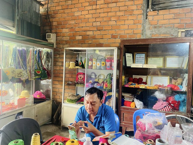 Chuyện tử tế: Hơn 20 năm dạy nghề miễn phí cho người khiếm thính- Ảnh 3. Chuyện tử tế: Hơn 20 năm dạy nghề miễn phí cho người khiếm thính- Ảnh 3.