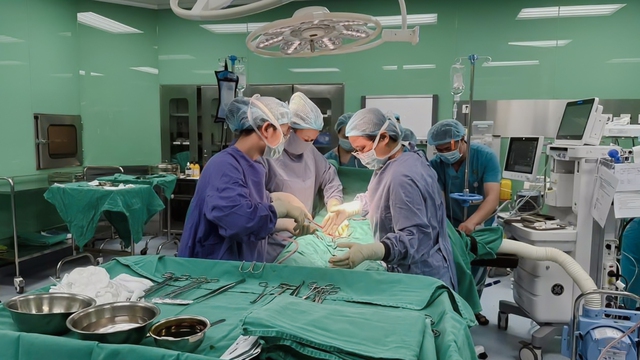 Cấp cứu thai phụ nhồi m&aacute;u cơ tim: Để kh&ocirc;ng phải chọn giữa mẹ v&agrave; con - Ảnh 2.