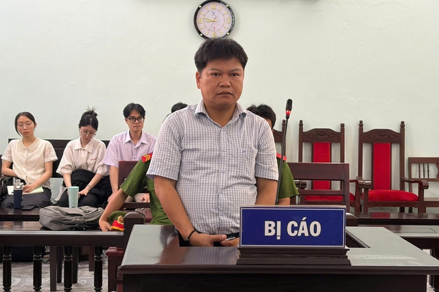 Cựu kế toán trưởng CDC Huế nhận 268 triệu đồng tiền 'cảm ơn' được miễn tội- Ảnh 1. Cựu kế toán trưởng CDC Huế nhận 268 triệu đồng tiền 'cảm ơn' được miễn tội- Ảnh 1.