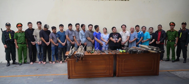 Công an TP.HCM bắt băng nhóm 'xã hội đen' ở Chành cua 46- Ảnh 2. Công an TP.HCM bắt băng nhóm 'xã hội đen' ở Chành cua 46- Ảnh 2.