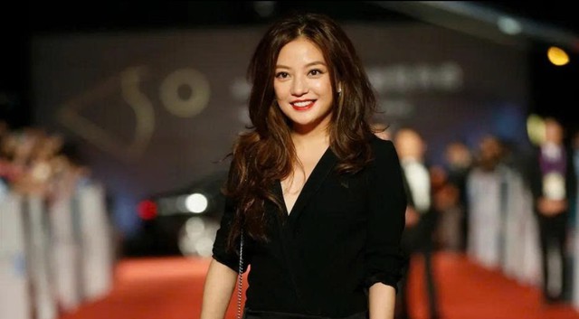 Chồng cũ Triệu Vy bị xét xử vì vay nợ 340 tỉ đồng chơi cờ bạc - Ảnh 1.