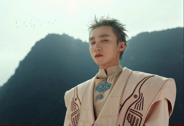 Sơn Tùng M-TP cập nhật MV 'Come my way' sau tranh cãi- Ảnh 1. Sơn Tùng M-TP cập nhật MV 'Come my way' sau tranh cãi- Ảnh 1.