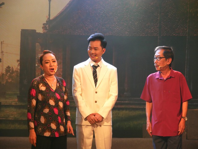 Lê Hậu - học trò Kim Tử Long làm liveshow đậm chất miền Tây- Ảnh 2. Lê Hậu - học trò Kim Tử Long làm liveshow đậm chất miền Tây- Ảnh 2.