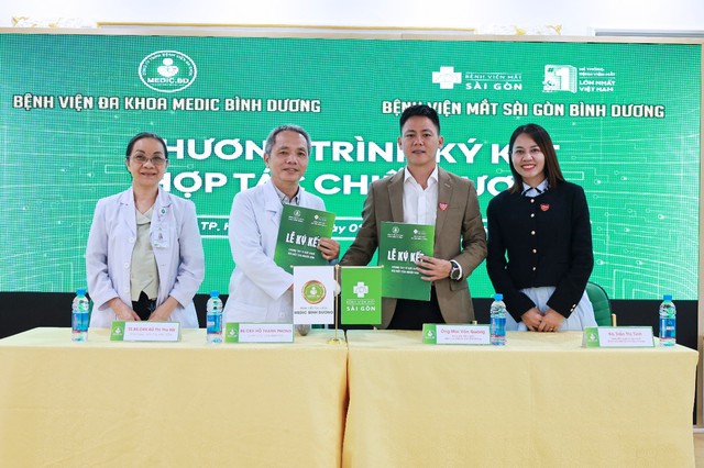 Mắt Sài Gòn Bình Dương ký kết hợp tác chiến lược với Đa khoa Medic Bình Dương - Ảnh 1.