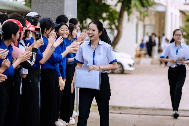 Thủ khoa khối B 30 điểm: Học khoảng 5 tiếng mỗi ngày, vẫn dùng mạng xã hội - Ảnh 3.