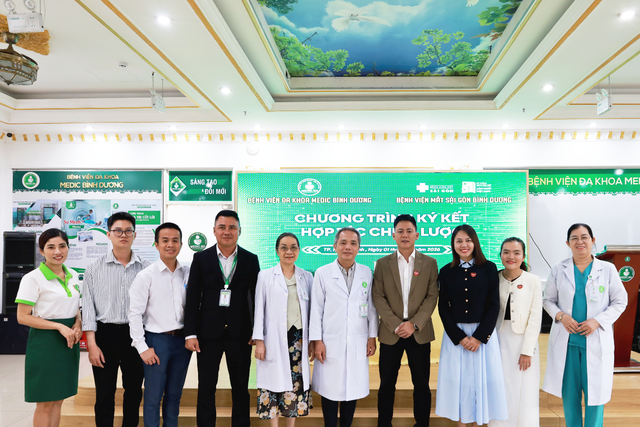 Mắt Sài Gòn Bình Dương ký kết hợp tác chiến lược với Đa khoa Medic Bình Dương - Ảnh 3.