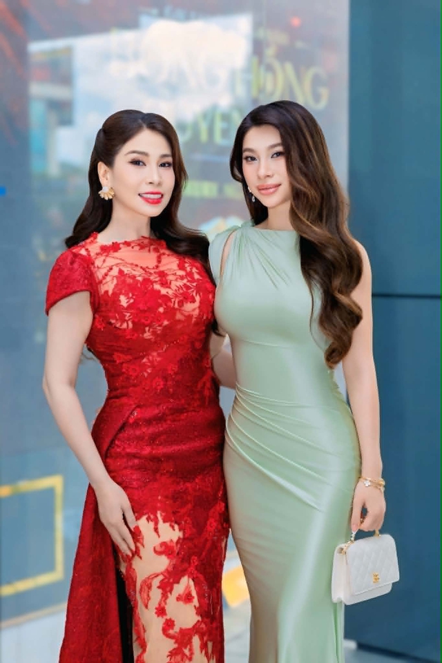 Lý Hương tiết lộ cuộc sống tuổi 49, nói về việc con gái thi hoa hậu - Ảnh 3.