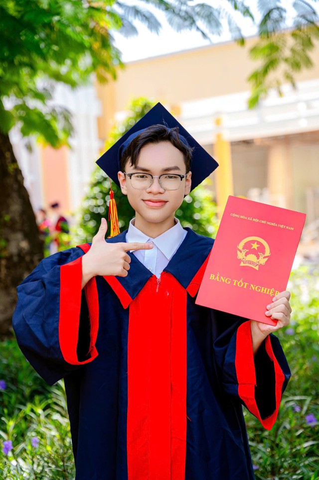 Nam sinh đạt 9,75 điểm ngữ văn n&oacute;i về nội dung c&acirc;u hỏi li&ecirc;n quan Steve Jobs - Ảnh 1.