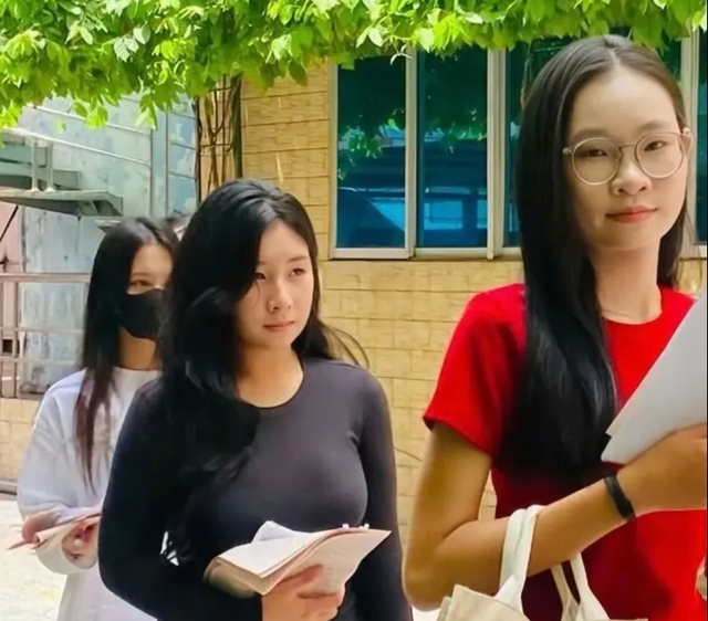 Thủ khoa Trường ĐH Sân khấu – Điện ảnh TP.HCM: 'Em chưa từng học diễn xuất' - Ảnh 1.
