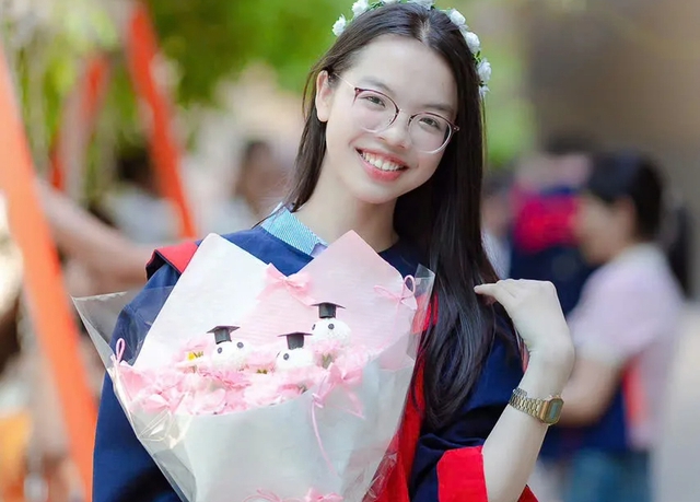 Thủ khoa khối B00 từng “mù tịt” môn Sinh, lớp 12 mới chuyển tổ hợp - Ảnh 1.