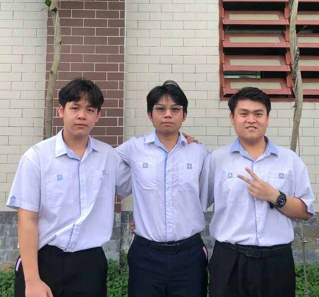 Th&agrave;nh Danh trở th&agrave;nh thủ khoa THPT TP.HCM với b&iacute; quyết đặc biệt - Ảnh 3.