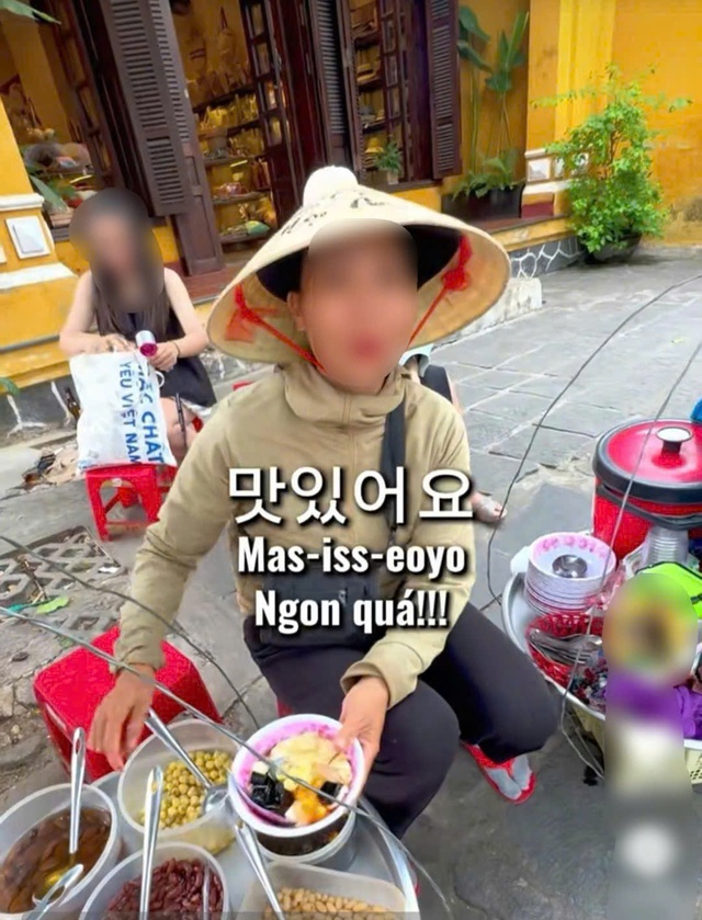 Chị bán chè Hội An nói 5 thứ tiếng khiến nhiều người thán phục - Ảnh 1.