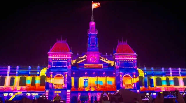 3D Mapping thắp sáng bầu trời TP.HCM dịp 50 năm thành phố mang tên Bác- Ảnh 10.