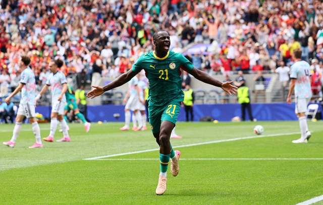 Tielemans giúp Bỉ lội ngược dòng không tưởng trước Senegal, những phút cuối quá nghiệt ngã!- Ảnh 2.