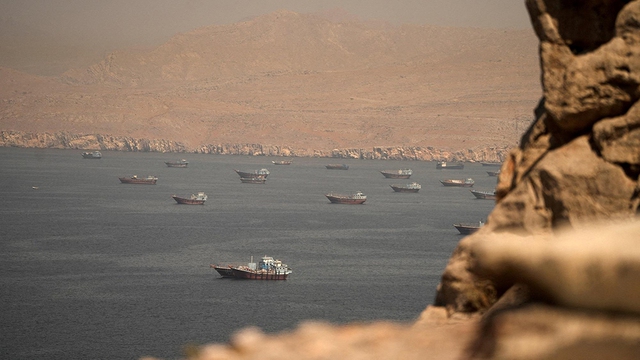 Mỹ - Iran đàm phán gián tiếp, bàn về eo biển Hormuz - Ảnh 1.