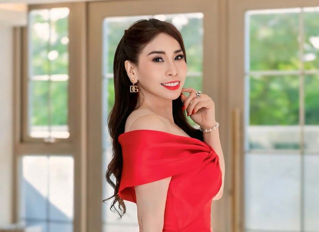Lý Hương tiết lộ cuộc sống tuổi 49, nói về việc con gái thi hoa hậu - Ảnh 1.