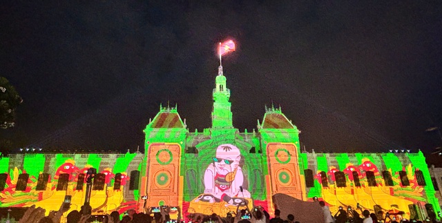 3D Mapping thắp sáng bầu trời TP.HCM dịp 50 năm thành phố mang tên Bác- Ảnh 4.