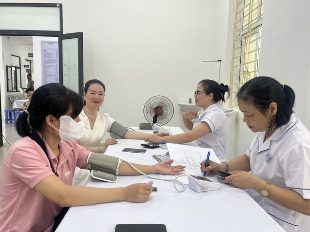 Hà Nội sàng lọc miễn phí 12 bệnh mạn tính - Ảnh 1.
