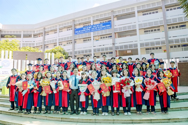Thủ khoa khối B00 từng “mù tịt” môn Sinh, lớp 12 mới chuyển tổ hợp - Ảnh 2.