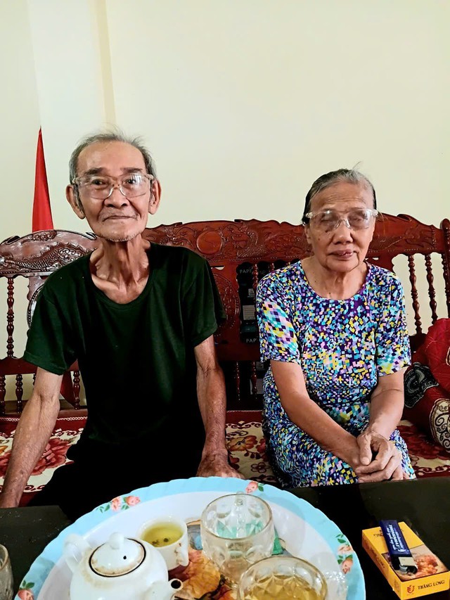 &Aacute;nh s&aacute;ng từ một m&aacute;i nh&agrave; - Ảnh 1.